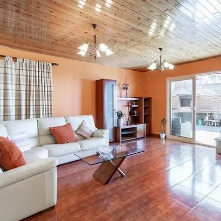 Peaceful Retreat Near Levadas Semesterbostad Arco da Calheta (Madeira)