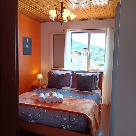 Semesterbostad Peaceful Retreat Near Levadas *