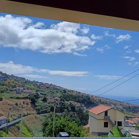 Semesterbostad Peaceful Retreat Near Levadas