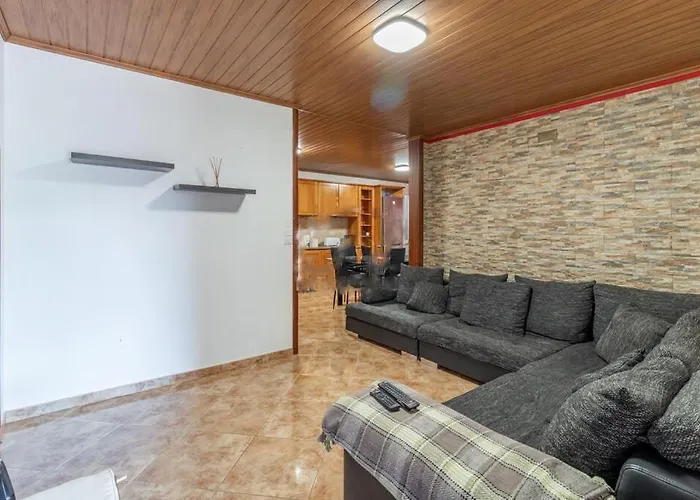 Peaceful Retreat Near Levadas 阿科达卡列塔