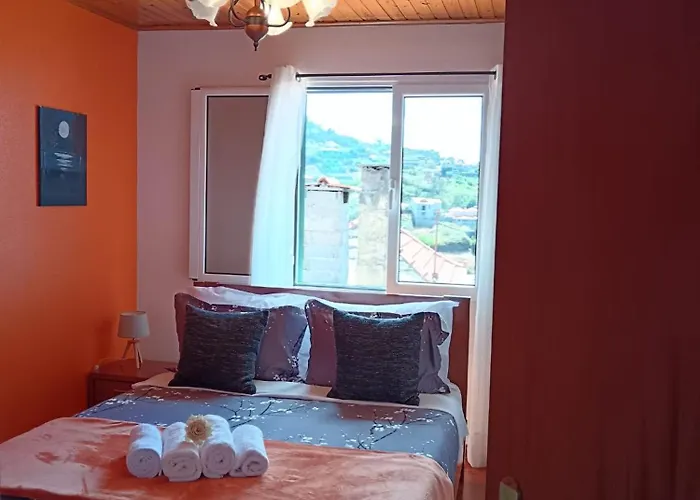 Peaceful Retreat Near Levadas