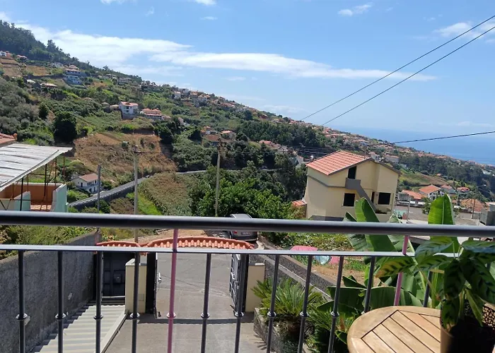 Peaceful Retreat Near Levadas