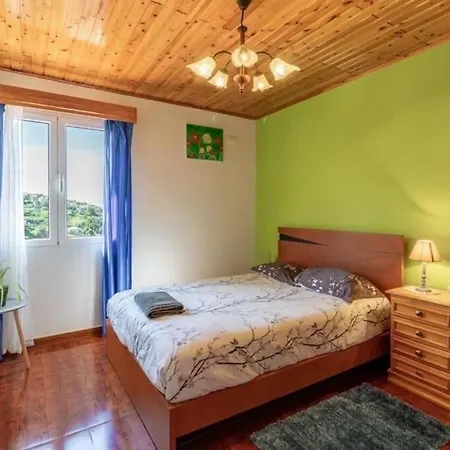 Peaceful Retreat Near Levadas Ferienhaus Arco da Calheta (Madeira)