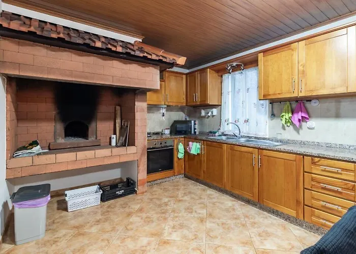 Peaceful Retreat Near Levadas Tatil Evi