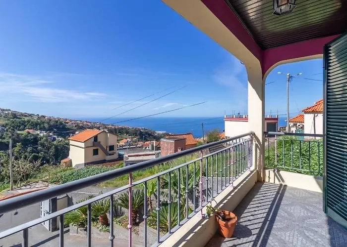 Peaceful Retreat Near Levadas Arco da Calheta (Madeira)