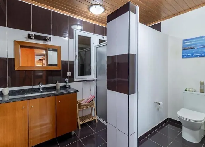 Peaceful Retreat Near Levadas