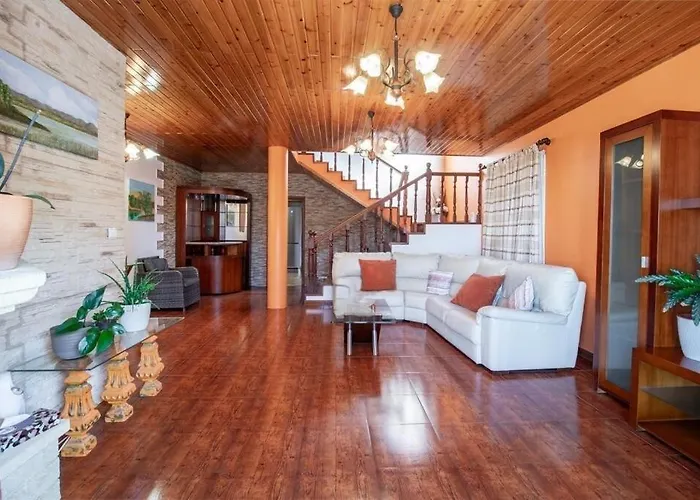 Peaceful Retreat Near Levadas