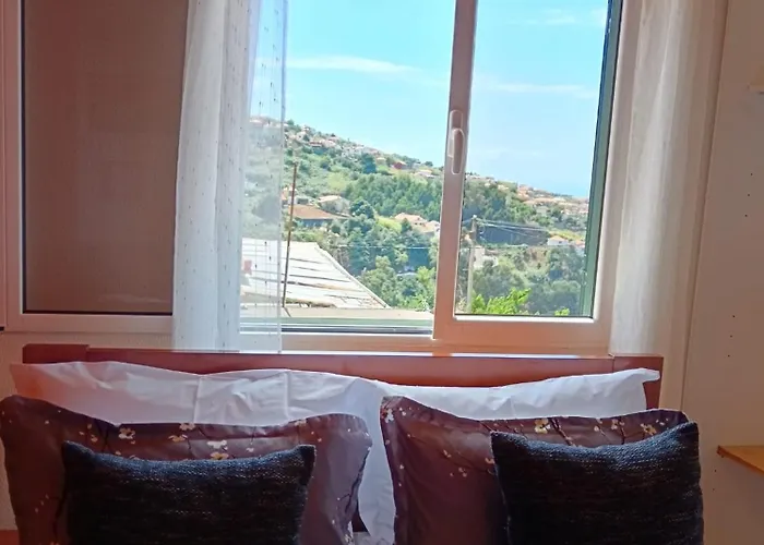 Peaceful Retreat Near Levadas Tatil Evi *