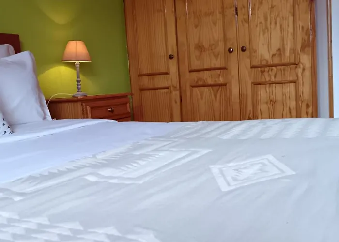 Peaceful Retreat Near Levadas Tatil Evi *